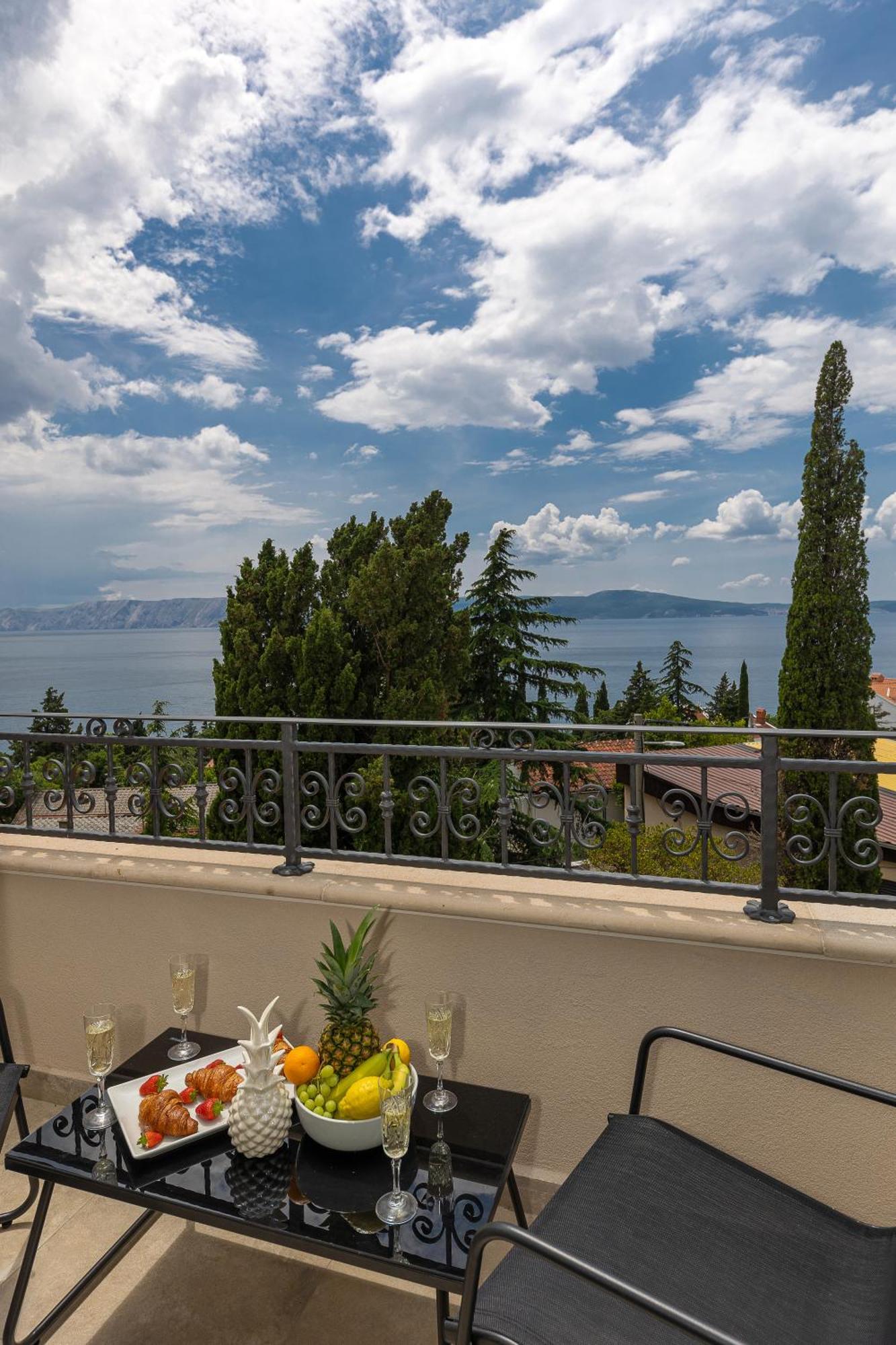Sea House Lea Apartment Novi Vinodolski Luaran gambar